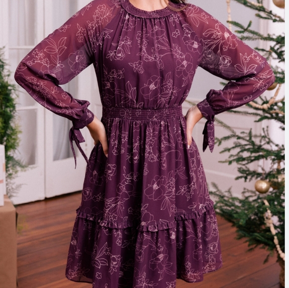 Gal Meets Glam Primrose Dress - Picture 2 of 7